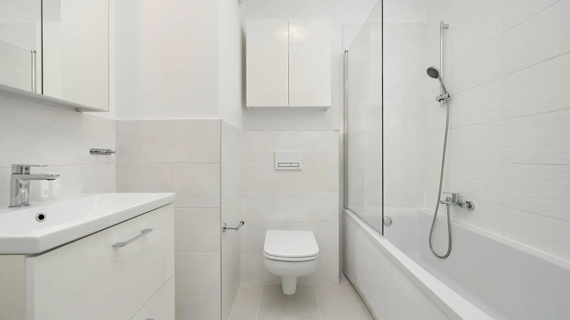 Stylish Studio With Balcony Near Wroclaw Market By Noclegi Renters 0*,